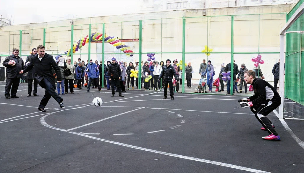 Открытие спортивной площадки по ул. Новозаводская,д. 7